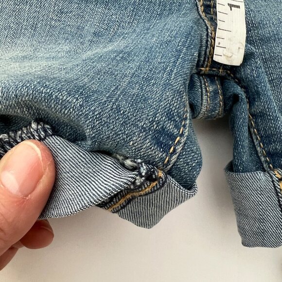 NWT- Sz S Maternity- Levi's Signature Gold Mid-Rise Rolled Hem 3" Shortie Shorts - Picture 3 of 11